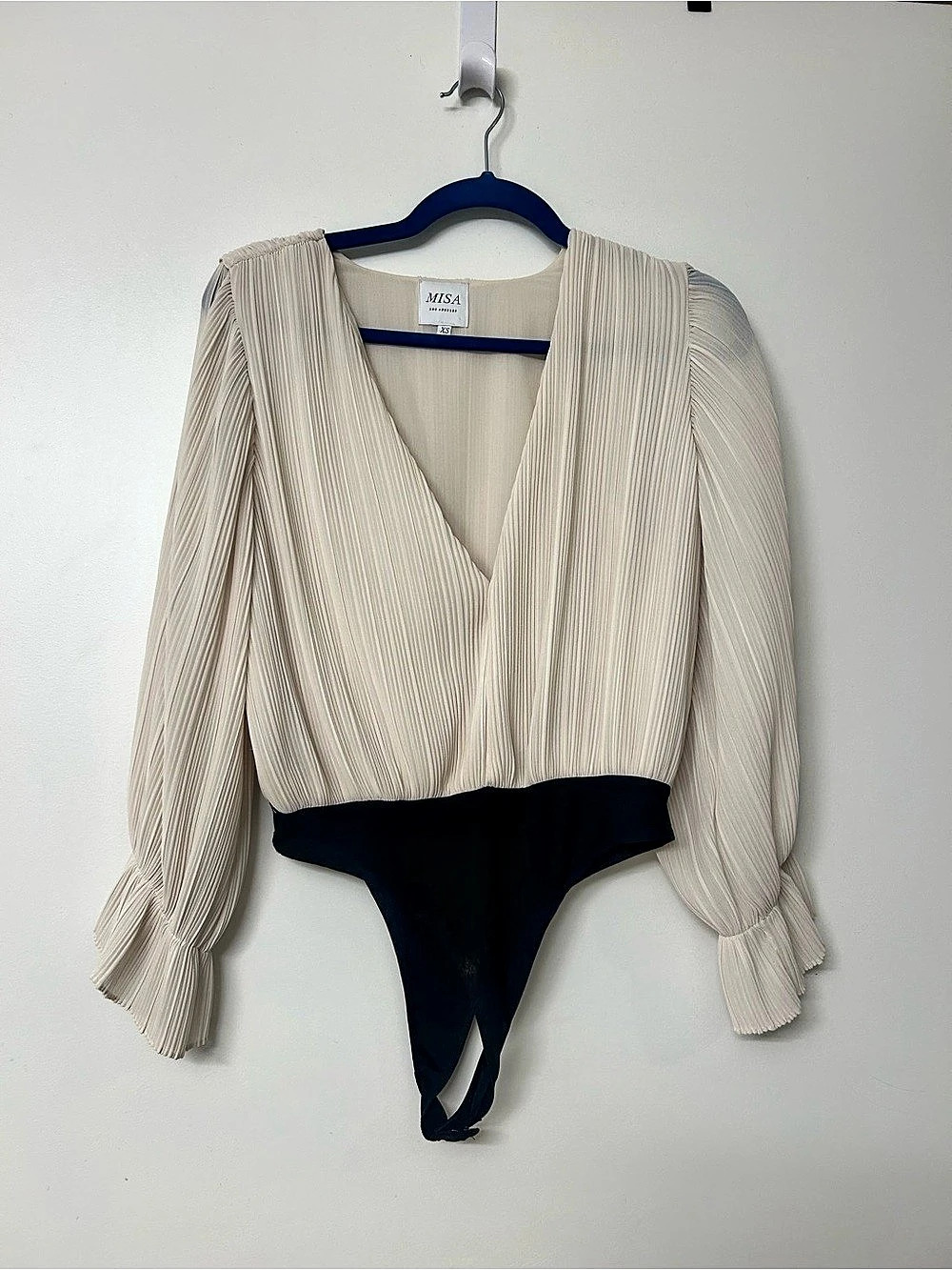 MISA Pleated Long Sleeve Bodysuit in Cream & Black Size XS Like New